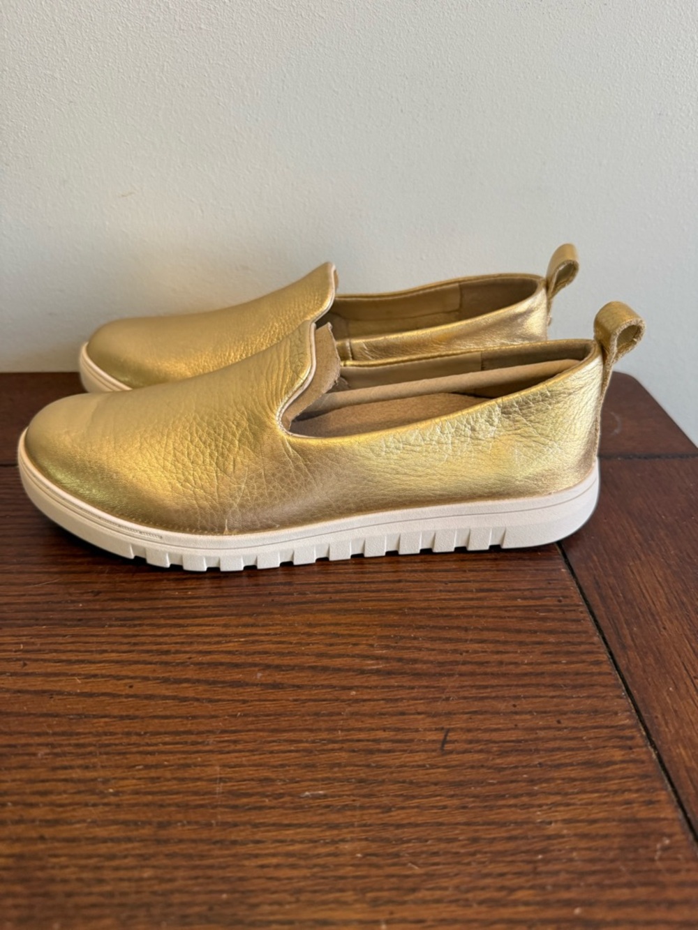 Vionic Uptown Willa Metallic Gold Slip-On‎ Sneakers 6 - Picture 2 of 7